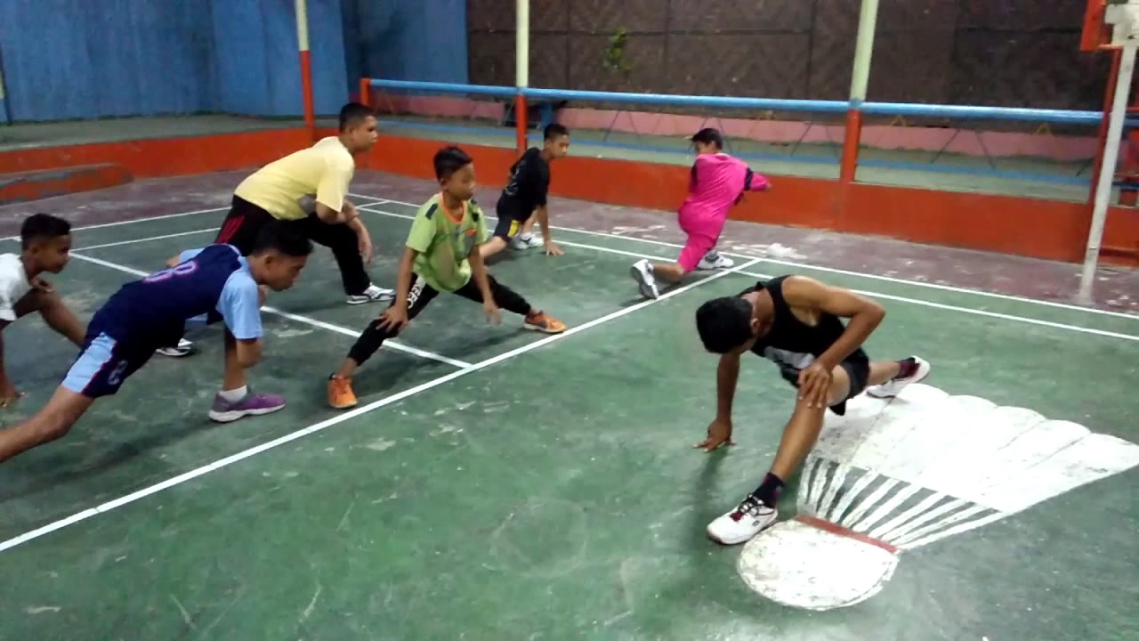 Tangkis bulu servis badminton manfaat dasar olahraga lapangan berolahraga permainan jenis anda melakukannya hellosehat ukuran makin semangat sirnas madiun tuan