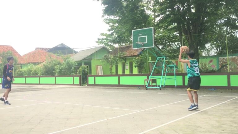 Kombinasi Latihan Shooting dan Dribbling Bola Basket Pemula