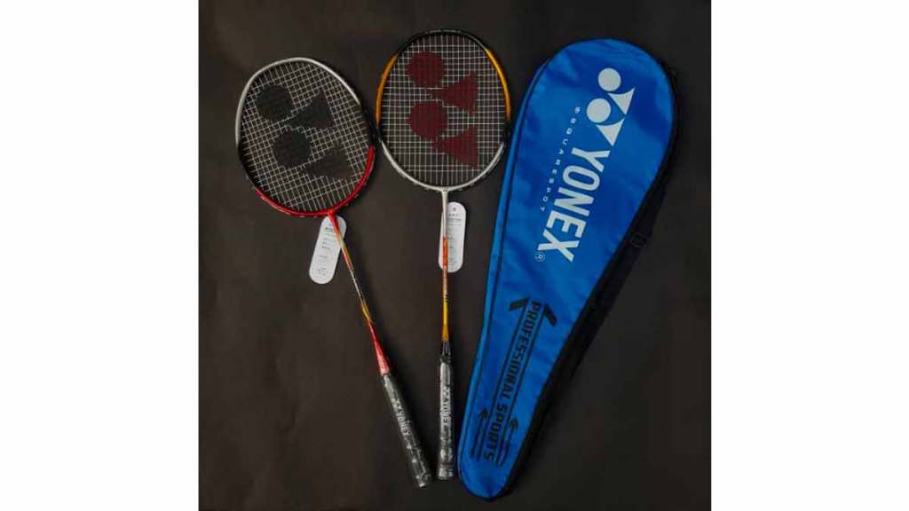 Perbandingan raket badminton yonex dan victor untuk pemain intermediate
